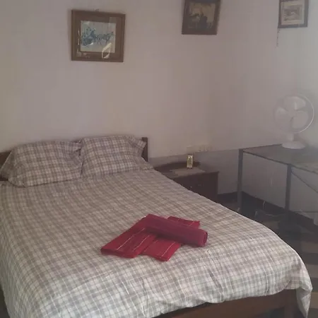 Casa De Pueblo Cerca El Centro *